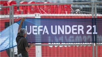Ein Banner der U21-EM, die 2023 in Georgien und Rumänien stattfand.