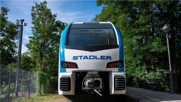 Hersteller: Zug schafft Rekordstrecke mit Wasserstoffantrieb Ein Batterie-Elektrozug des Unternehmens Stadler.