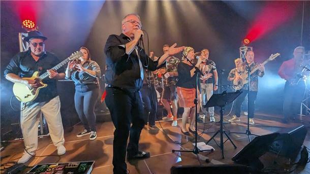 Band auf der Bühne