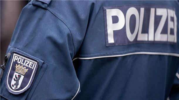 Berliner Kommissar soll Autofahrer beraubt haben Ein Berliner Polizist scheint vom rechten Pfad abgekommen zu sein.