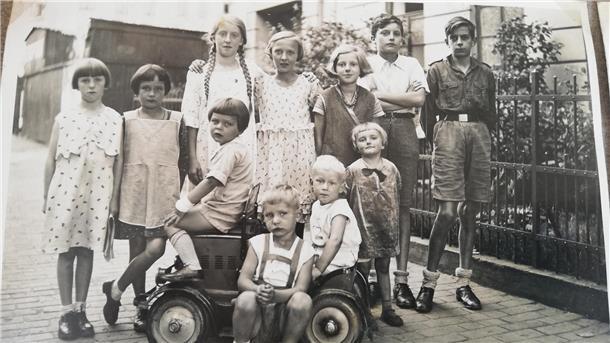 Zeitreise für Familie Behrmann: Nach 70 Jahren in der Goethestraßen-Wohnung Kinder in den 30er Jahren