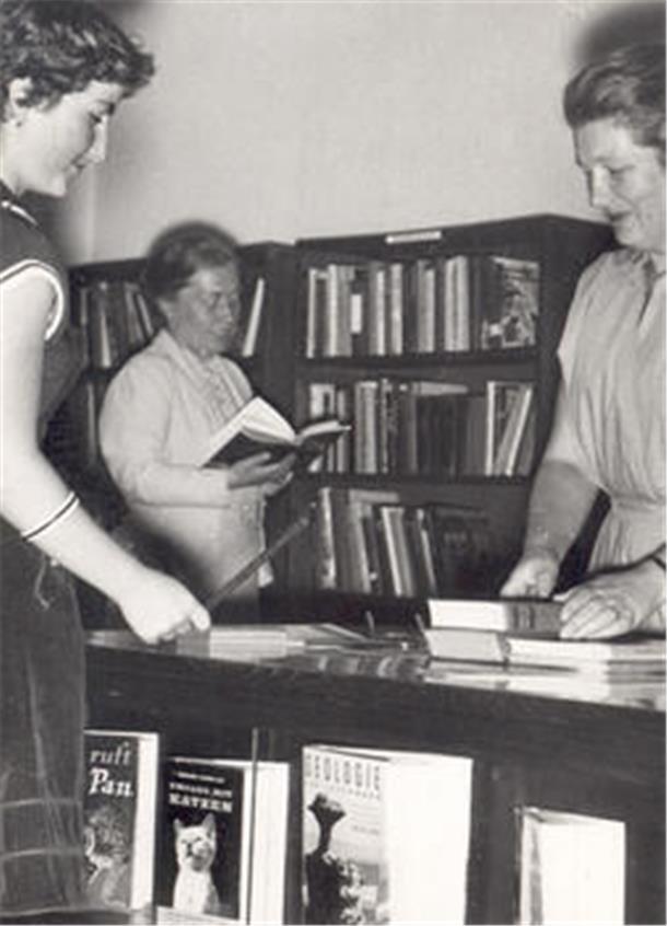 Ein Bild aus der Stadtbücherei im Jahr 1956.