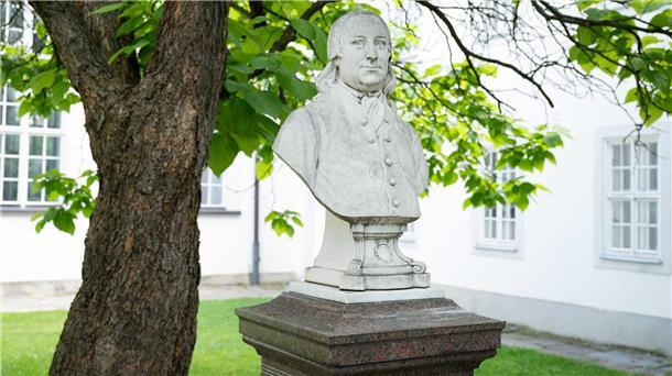 Welterbe Herrnhut: „Eine Idee des Zusammenlebens“ Ein Denkmal erinnert in Herrnhut an Nikolaus Ludwig Graf von Zinzendorf, der protestantischen Glaubensflüchtlingen Asyl in der Lausitz bot.(Archivfoto)