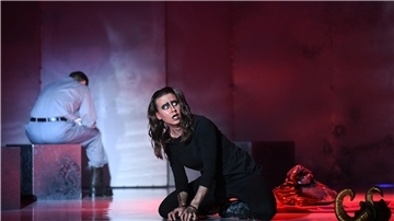 Patrizia Häusermann als Carmen