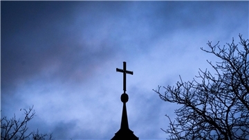 Ein EKD-Disziplinargericht hat entschieden, dass ein ehemaliger Pfarrer nach Vorwürfen sexualisierter Gewalt keine kirchlichen Dienste mehr übernehmen darf. (Symbolbild)