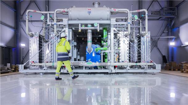 Immer mehr Wasserstoff-Elektrolyseure geplant Ein Elektrolyseur für die Herstellung von grünem Wasserstoff bei Air Liquide in Oberhausen.