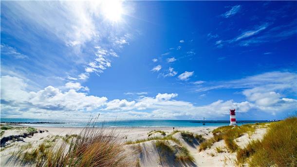 Meer erleben: Zehn Traumstrände an Nord- und Ostsee Ein Feeling wie in der Karibik gibt es auch auf der Nordseeinsel Helgoland.