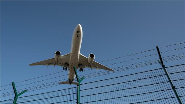 Pilotenstreik: Keine gestrichenen Flüge Ein Flugzeug bei der Landung.