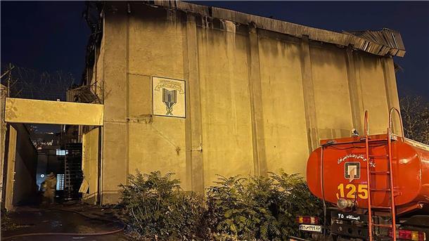 Tote nach Brand in Gefängnis in Teheran - Weitere Proteste Ein Gebäude nach dem Brand auf dem Gelände des Ewin-Gefängnisses in Teheran.