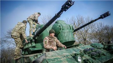 Ein Gepard Flugabwehrkanonenpanzer in einer Stellung östlich von Odessa.