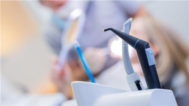 Wenn Ärzten Fehler passieren – „Spitze des Eisbergs“ Ein Gutachten kann bei Schadenersatzforderungen helfen. (Symbolbild)