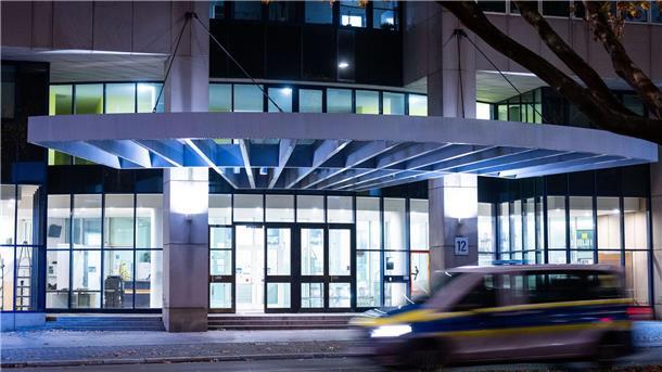 Viele offene Fragen zu Anschlagsplänen von 22-jährigem Syrer Ein Haftrichter des Amtsgerichts Tiergarten erließ Haftbefehl.