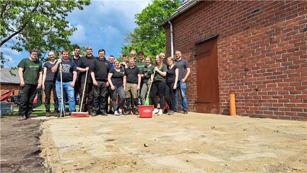 Ein Heim für die Landjugend Bramel: Die jungen Leute haben das alte Spritzenhaus in Marschkamp renoviert und können es nun als Jugendraum nutzen. 