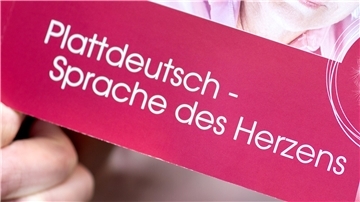 Ein Hoch auf die deutsche Sprache. Und auf die plattdeutsche Mundart.