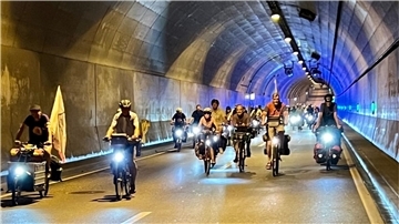Radfahrer im Wesertunnel