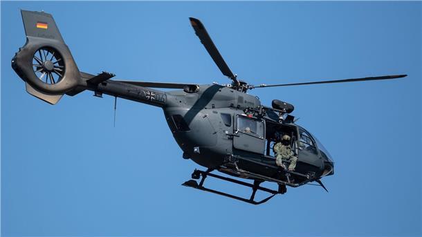Ein Hubschrauber der Bundeswehr vom Typ H-145M - wird normalerweise zum Absetzen von Spezialkräften genutzt.