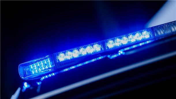 Imbisswagen auf Parkplatz explodiert - 100.000 Euro Schaden Ein Imbisswagen auf einem Parkplatz explodiert (Foto Symbolbild).