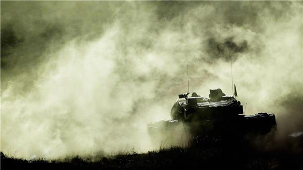 So viele Leopard-2-Panzer haben europäische Nato-Staaten Ein Kampfpanzer Leopard 2 während einer Bundeswehrübung.