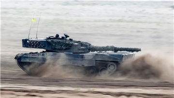 Ein Kampfpanzer vom Typ Leopard 2.