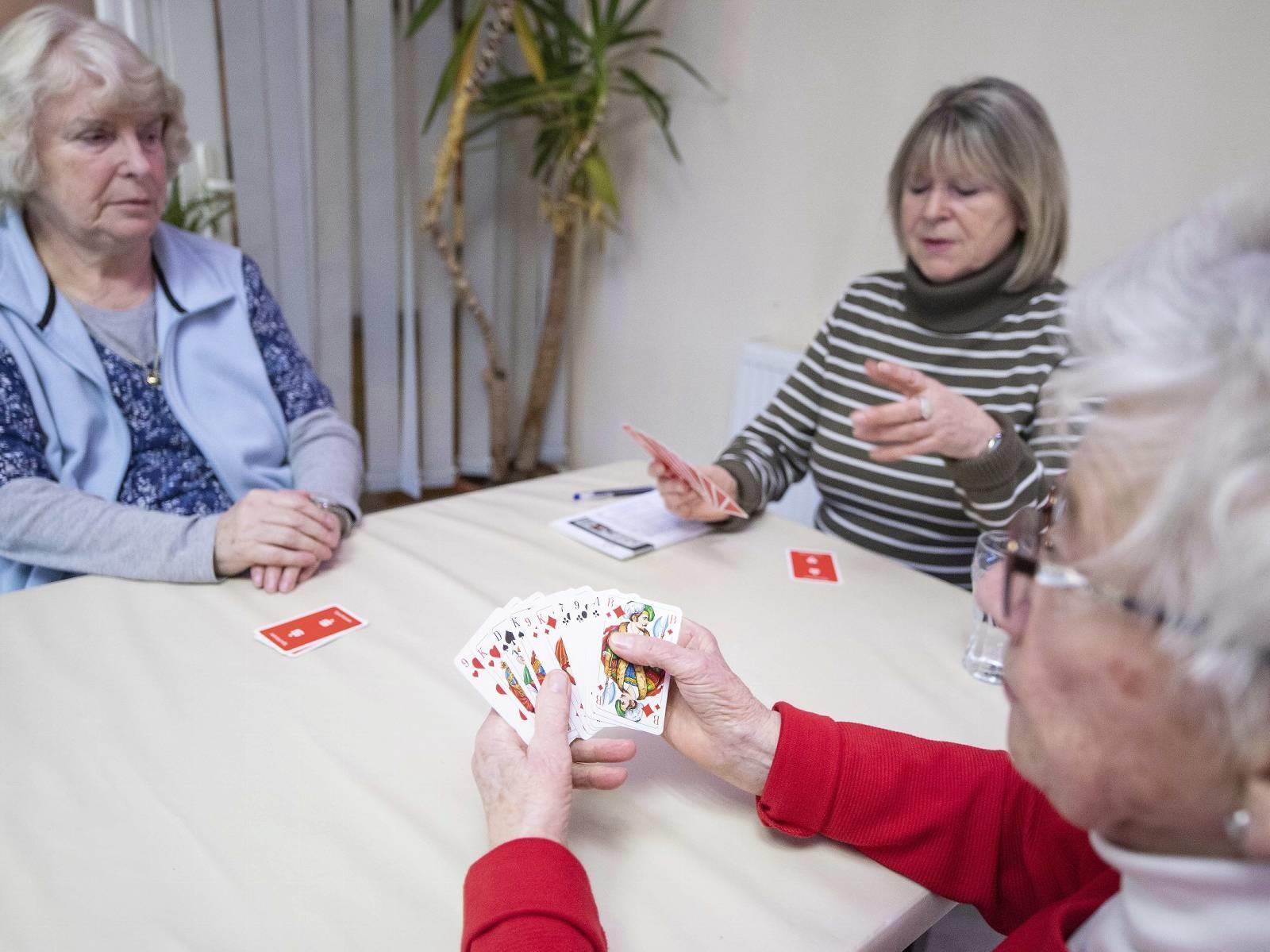 Frauenrunde lädt zum Skatspielen