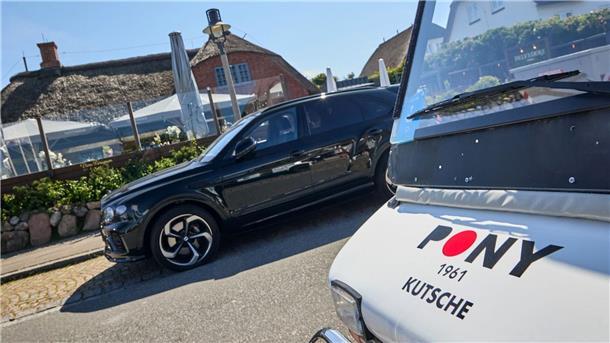 Expertin: Sylt-Video Normalisierung rechtsextremer Inhalte Ein kurzer Video-Clip wird zigfach in den sozialen Medien geteilt, junge Gäste einer Party grölen zu einem Pop-Hit rassistische Parolen, ein Mann macht eine Geste, die an den Hitlergruß denken lässt.