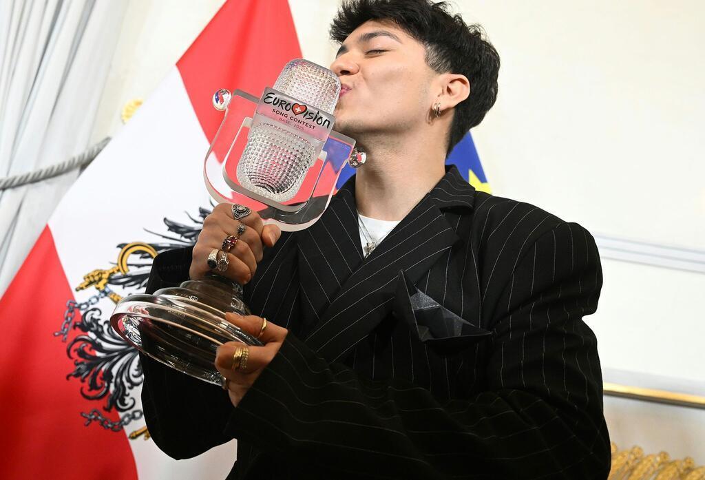 Ein letzter Kuss - dann ging die ESC-Trophäe zu Bruch. (Archivbild)