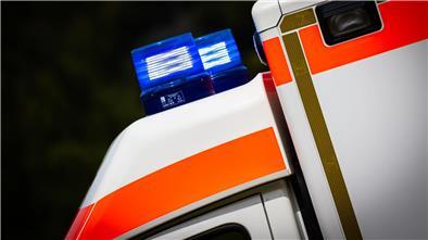 Ein Mann ist nach einem Unfall an einem Bahnübergang gestorben. (Symbolbild)