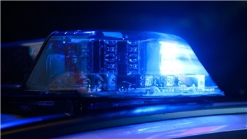 Ein mutmaßlich bewaffneter Streit unter jungen Männern hat einen größeren Polizeieinsatz ausgelöst. (Symbolbild)