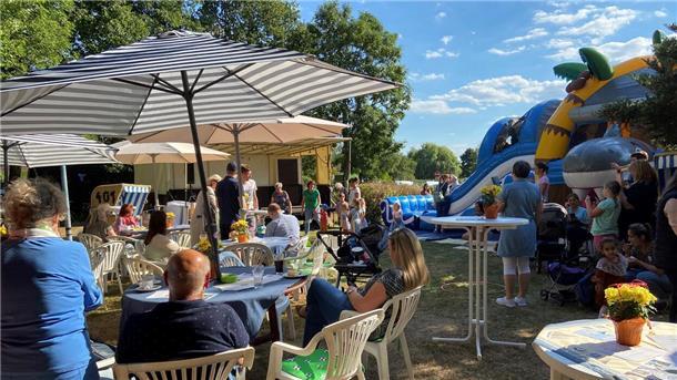 Ein Pop-up-Café auf der „Osterwiese“ im September gilt als Initialzündung der Ortskerninitiative Dorum. Am 20. Januar soll an selber Stelle ein „Neujahrsglühen“ folgen.
