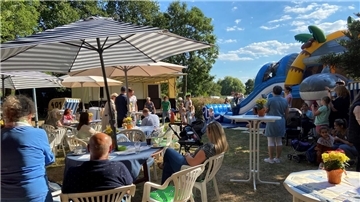 Ein Pop-up-Café auf der „Osterwiese“ im September gilt als Initialzündung der Ortskerninitiative Dorum. Am 20. Januar soll an selber Stelle ein „Neujahrsglühen“ folgen.