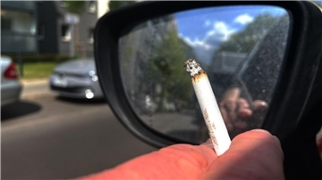 Ein Rauchverbot im Auto soll Schwangere und Minderjährige vor den Gefahren des Passivrauchens schützen. (Symbolbild)