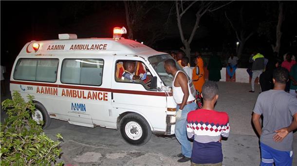 22 Kinder bei Fußballspiel durch Sprengsatz getötet Ein Rettungswagen in Mogadischu. (Archiv)