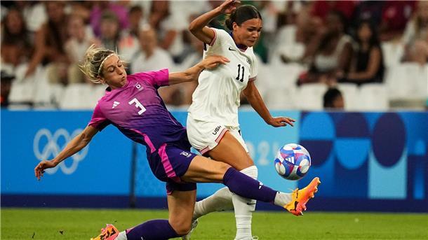 Ein Schritt zu spät: Kathrin Hendrich gegen die USA.