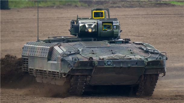 Totalausfall bei Übung mit dem Panzer Puma Ein Schützenpanzer vom Typ Puma während einer Informationslehrübung.