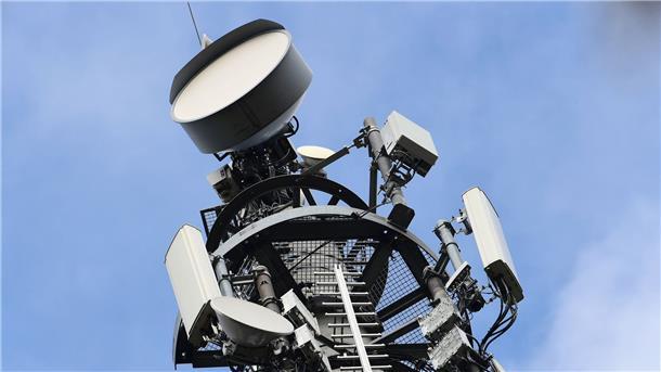 Ein Sendemast für den Mobilfunk-Standard 5G für Telefonie und Internet.