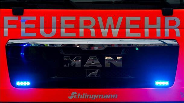 Ein technischer Defekt an einer Lüftungsanlage ist möglicherweise die Ursache für den Brand einer Werkshalle. (Symbolbild)