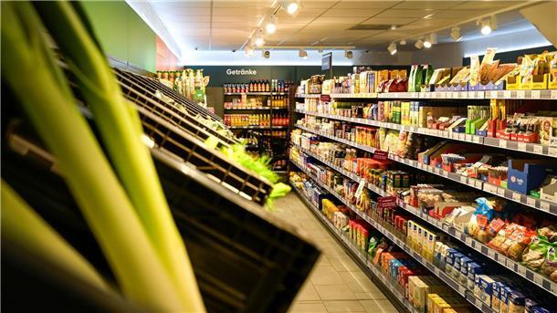 Nur jeder Elfte würde KI-Agenten für sich einkaufen lassen Ein Teil der Verbraucher lässt sich Lebensmittel nach Hause liefern, um nicht in den Supermarkt gehen zu müssen.