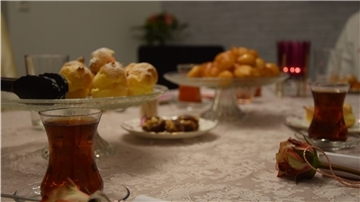 Ein Tisch voll türkischer Spezialitäten: Muslime dürfen während des Ramadans nur vor und nach dem Sonnenaufgang essen und trinken. 