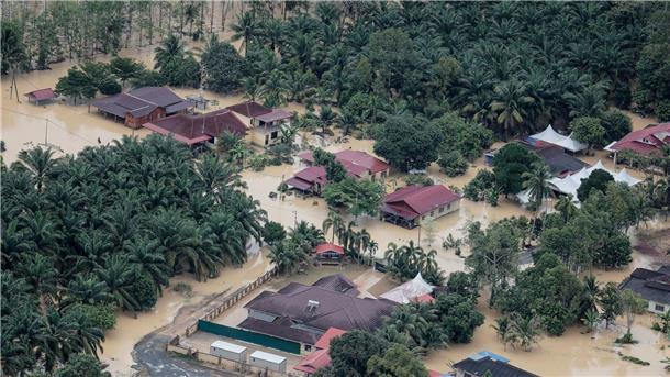 Malaysia: 30.000 Menschen wegen Überflutungen evakuiert Ein überschwemmtes Gebiet, nach anhaltenden Regenfällen, im Gebiet Johor in Malaysia.
