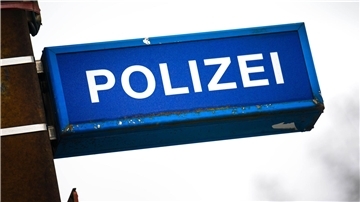 Ein von der Polizei gefasster Verdächtiger, der hunderte Reifen zerstochen haben soll, sitzt nun in Untersuchungshaft. (Symbolbild)