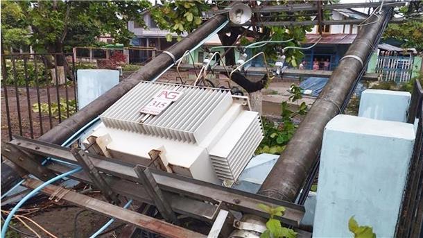 Zyklon „Mocha“ wütet in Myanmar und Bangladesch Ein von Zyklon „Mocha“ beschädigter Stromgenerator liegt auf einer Straße in Kyaukpyu im Westen Myanmars.