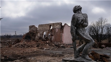 Ein zerstörtes Kulturhaus in der Nähe von Awdijiwka: Seit zwei Jahren führt Russland seinen Angriffskrieg gegen die Ukraine.