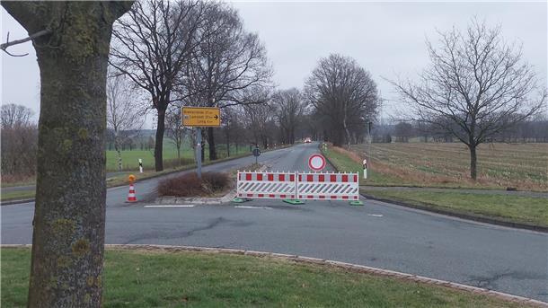 L119 zwischen Bederkesa und Lintig nach Wasserrohrbruch komplett gesperrt Wasserrohbruch