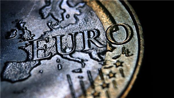 Eine Beschwerde von sieben FDP-Bundestagsabgeordneten gegen ein Gesetz zur Änderung des Euro-Rettungsfonds ESM ist vom  Bundesverfassungsgericht als unzulässig verworfen worden.