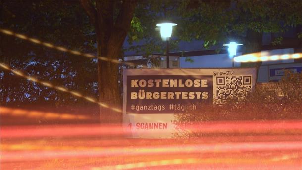 Debatte um weitere Finanzierung von Corona-Tests und Masken Eine Corona-Teststation in Hamburg.