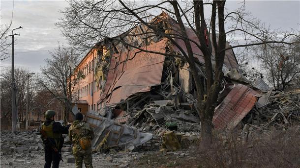 Krieg gegen die Ukraine: So ist die Lage Eine durch Beschuss beschädigte Schule in Kramatorsk.