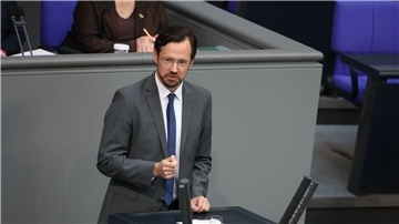 „Eine Einigung ist zum Greifen nah. Wichtige Detailfragen sind so gut wie geklärt“, sagt SPD-Fraktionsvize Dirk Wiese mit Blick auf die geplante Reform des Staatsbürgerschaftsrechts.