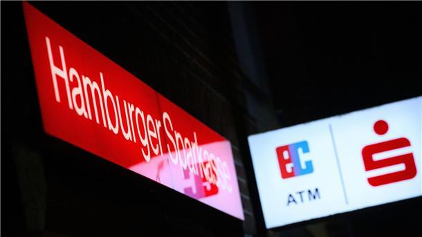 Schadenersatz? Schließfach-Einbruch geht vor Gericht Eine Filiale der Hamburger Sparkasse.
