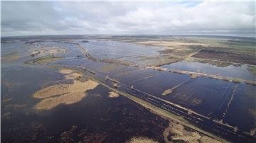 Eine Folge des Klimawandels: Im Winter regnet es jetzt im Kreis Cuxhaven manchmal so ausdauernd, dass die ganze Geesteniederung unter Wasser steht.
