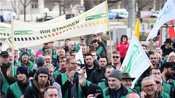 Wie viele Ausstände schafft die GDL noch? Eine GDL-Kundgebung auf dem Schloßplatz in Stuttgart.